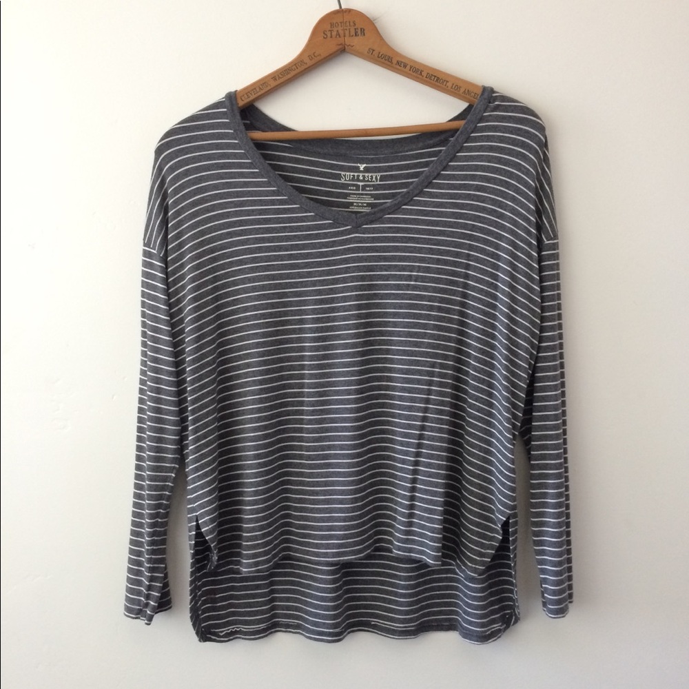 AEO Striped V-Neck Long Sleeve Top